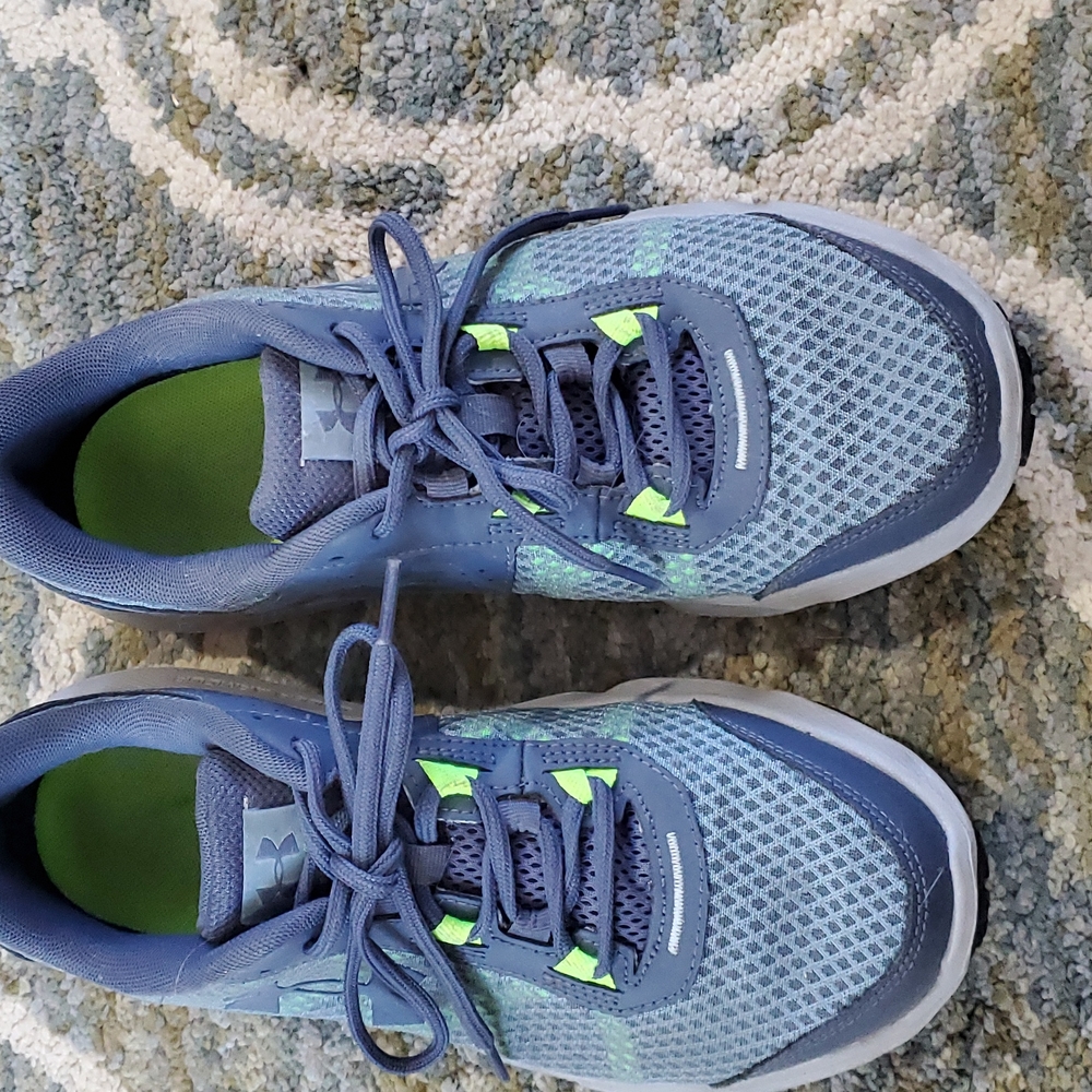 Under Armour tennis shoes